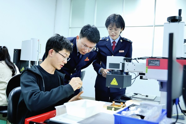 合規(guī)護(hù)航強(qiáng)根基，專精特新企業(yè)釋放創(chuàng)新動能 信息電子技術(shù)服務(wù)領(lǐng)域觀察